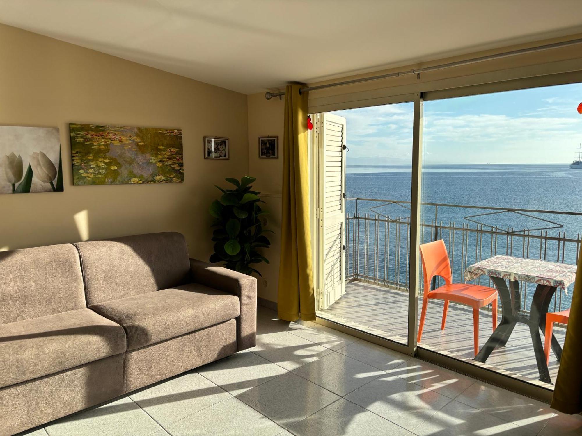 Apartmán La Mansarda Giardini Naxos Exteriér fotografie